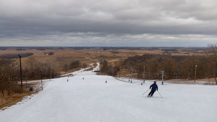 Skiing in Iowa: Making the Most of Flatland Slopes